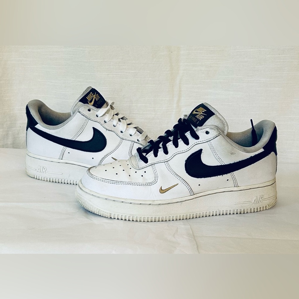 Nike‎ Air Force 1 '07 Essentials White and Black Classic Sneakers